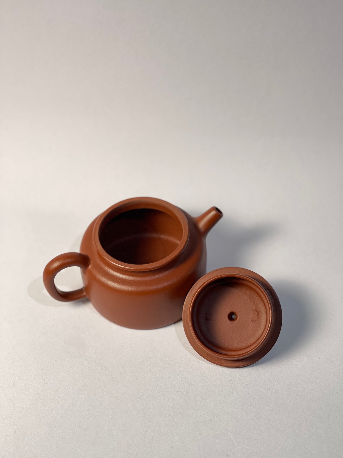 [雅器] 70年代製壺師朱泥德鐘壺
