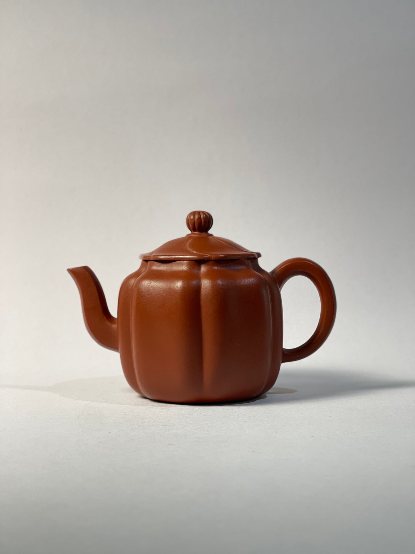 [雅器] 70年代製壺師朱泥花型壺