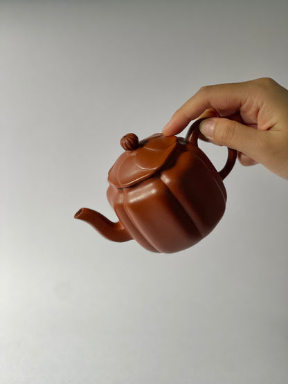 [雅器] 70年代製壺師朱泥花型壺